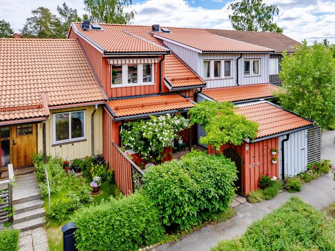 5 rok · 105 m² · Björkholmsvägen 3