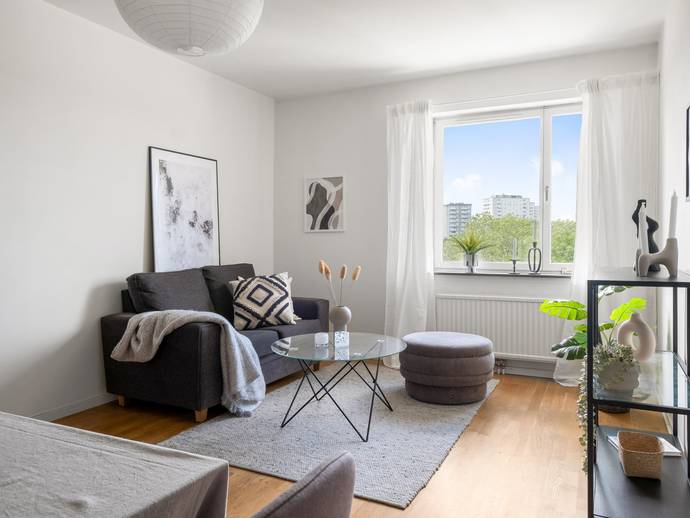 2 rok · 42 m² · Agavägen 2, 6 tr