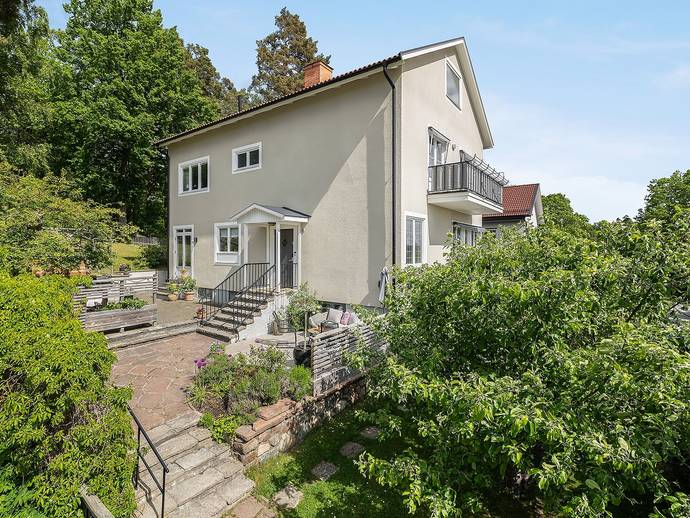 9 rok · 245 m² · Grönviksvägen 114