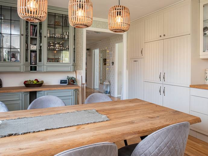 9 rok · 153 m² · Hasselvägen 4