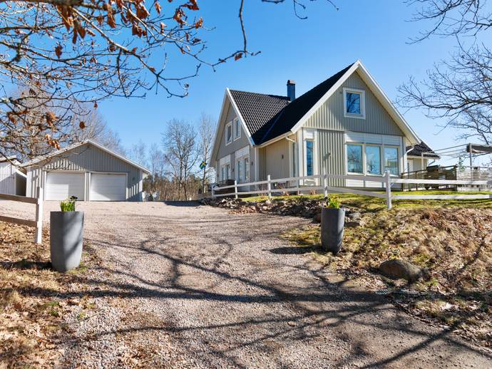 7 rok · 196 m² · Stenevad 132