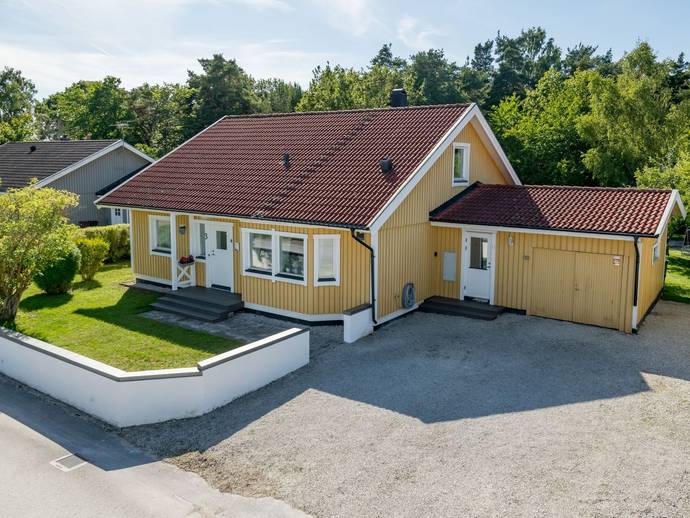6 rok · 142 m² · Väskinde Olofstorpsvägen 3