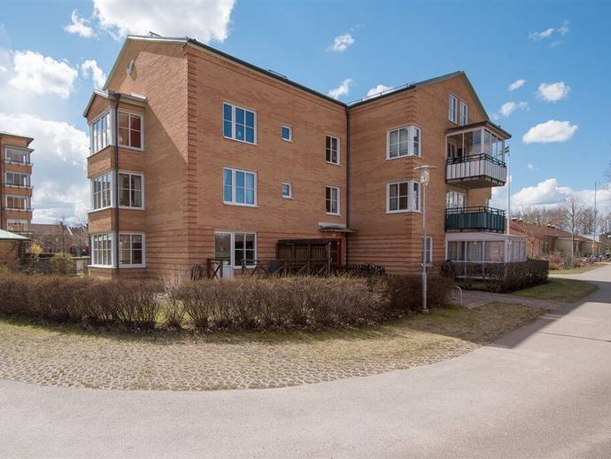 2 rok · 73 m² · Fönvindsvägen 48