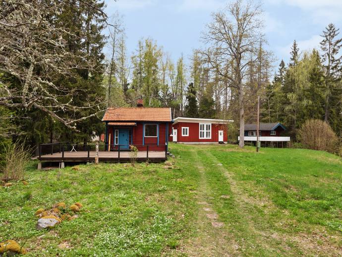 1 rok · 27 m² · Västra Hållstavägen 100