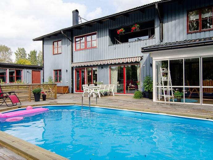 8 rok · 254 m² · Svartmalmsgatan 4