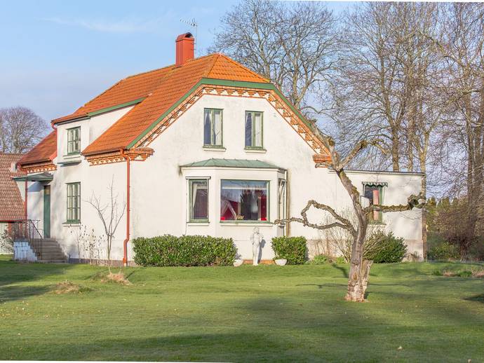 8 rok · 250 m² · Villagatan 10