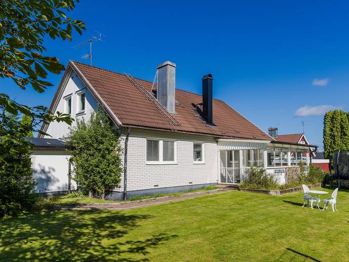 7 rok · 160 m² · Kvarnholsvägen 2