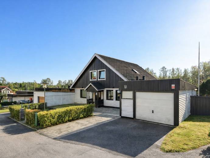 6 rok · 174 m² · Prästkragestigen 10