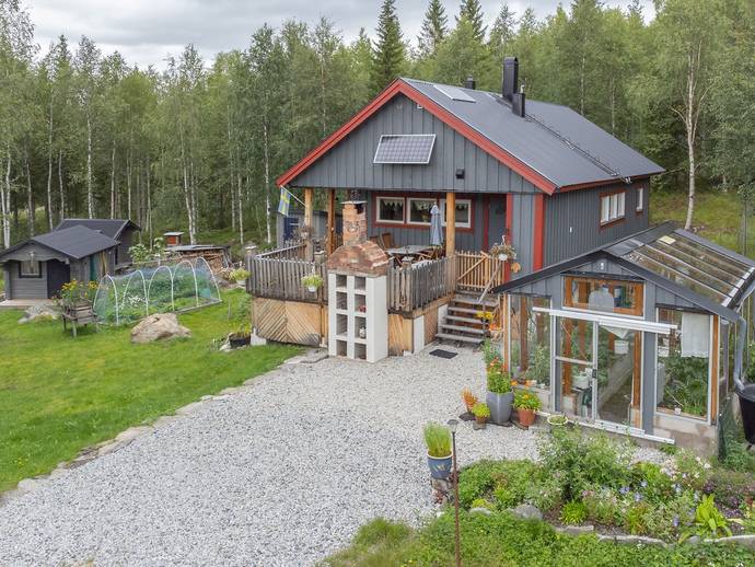 2 rok · 65 m² · Slåttnäset 351