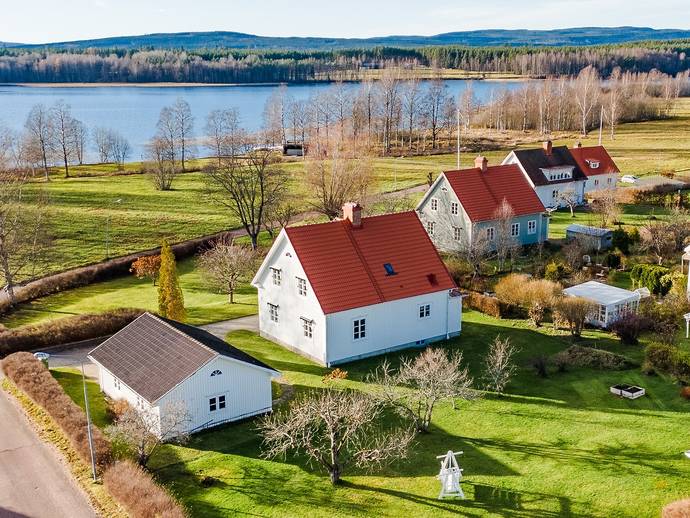 7 rok · 179 m² · Badhusvägen 4