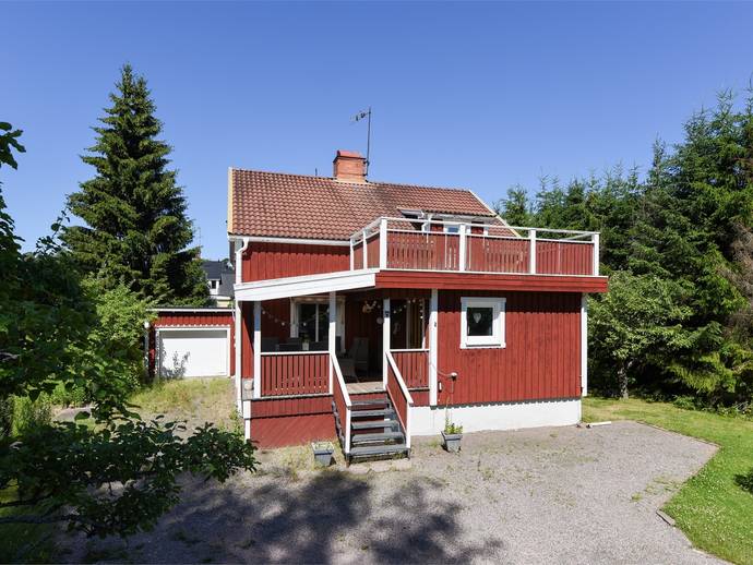 4 rok · 105 m² · Hällgårdsvägen 1