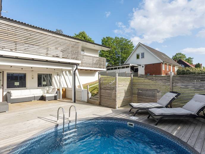 172 m² · Hallonstigen 5