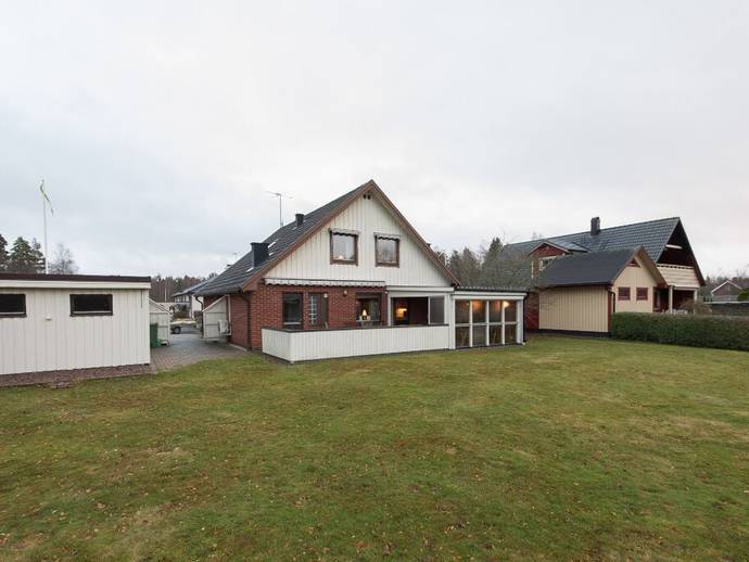 6 rok · 148 m² · Enebacksvägen 59