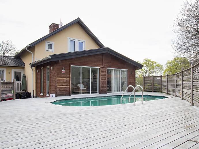 6 rok · 166 m² · Södertorpsvägen 8