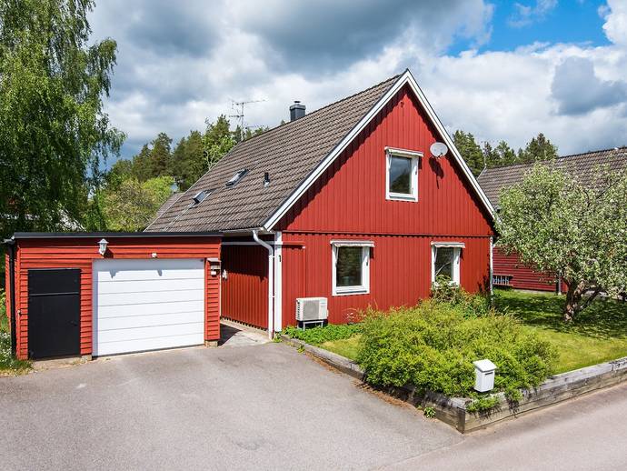 4 rok · 142 m² · Rönnstigen 1