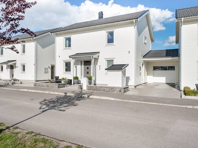 6 rok · 151 m² · Blockflöjtsgatan 6
