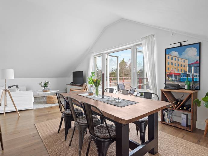 2 rok · 64 m² · Motionsvägen 7, 3 tr