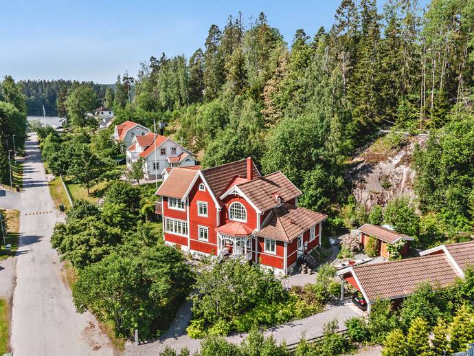 8 rok · 190 m² · Bergviksvägen 12