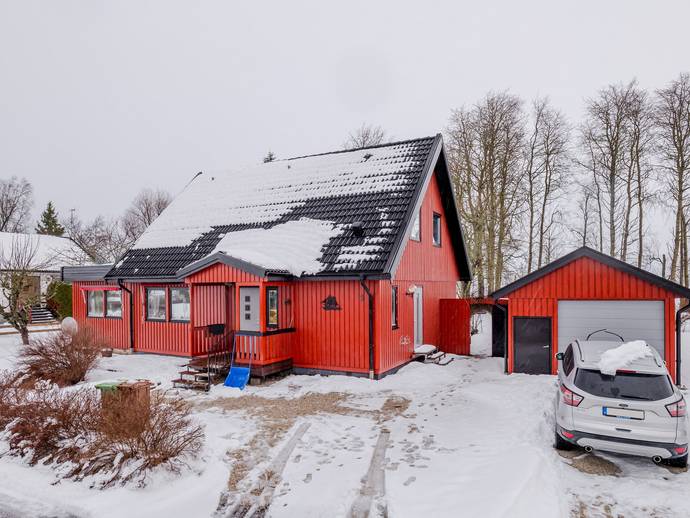 4 rok · 145 m² · Rapsvägen 5