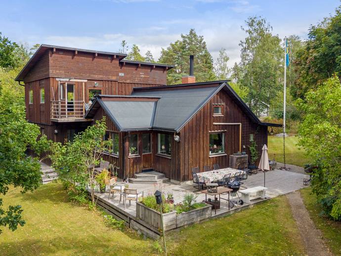 7 rok · 147 m² · Eknäsvägen 44