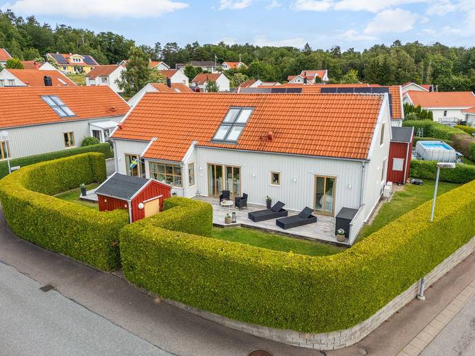 6 rok · 175 m² · Vesslegatan 2