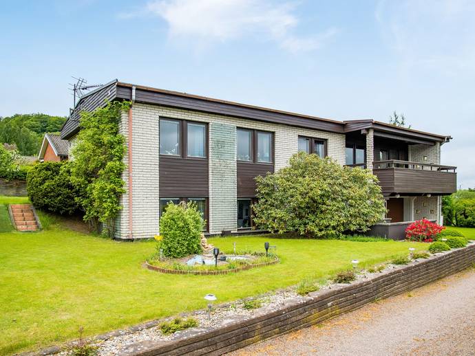 6 rok · 131 m² · Sluttningsvägen 18