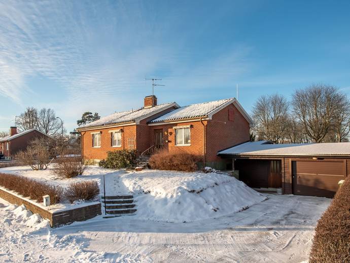 4 rok · 87 m² · Backvägen 1