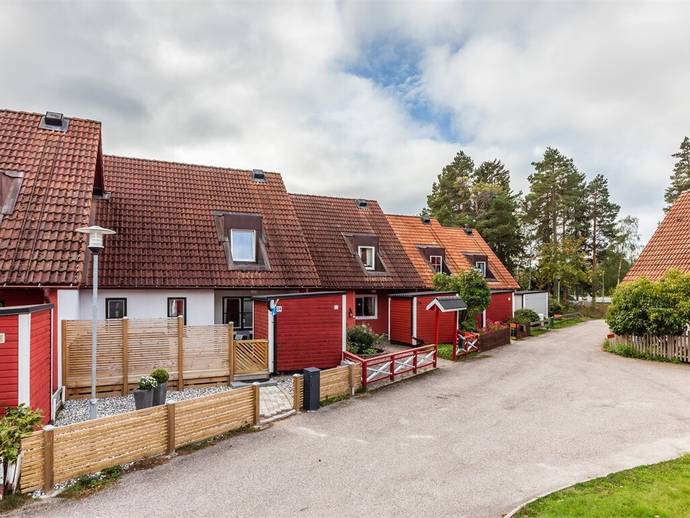 4 rok · 104 m² · Långbackavägen 24