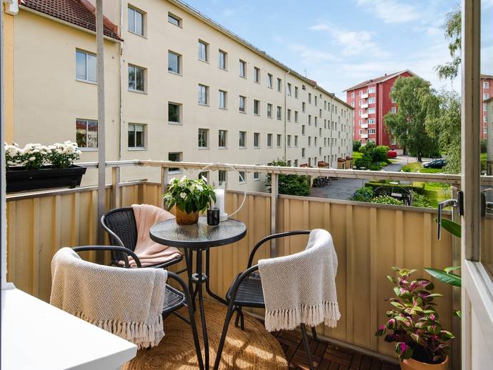 1 rok · 38,5 m² · Morängatan 10