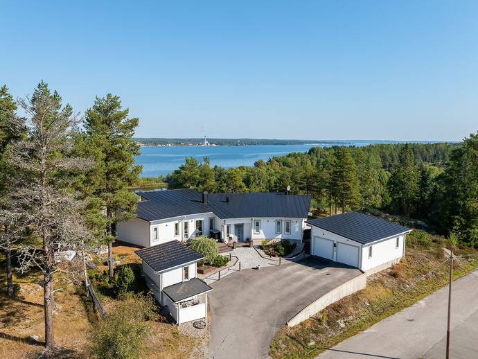 4 rok · 180 m² · Överbergebacken 9