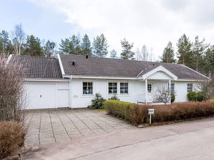4 rok · 122 m² · Måns smeds väg 14