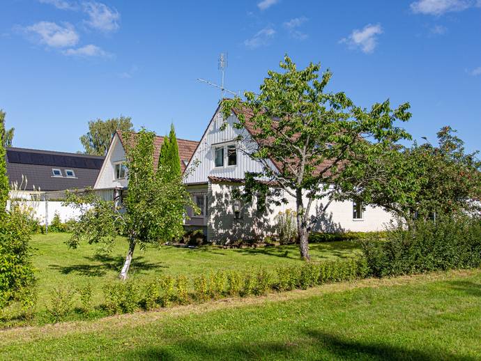6 rok · 138 m² · Äpplevägen 1