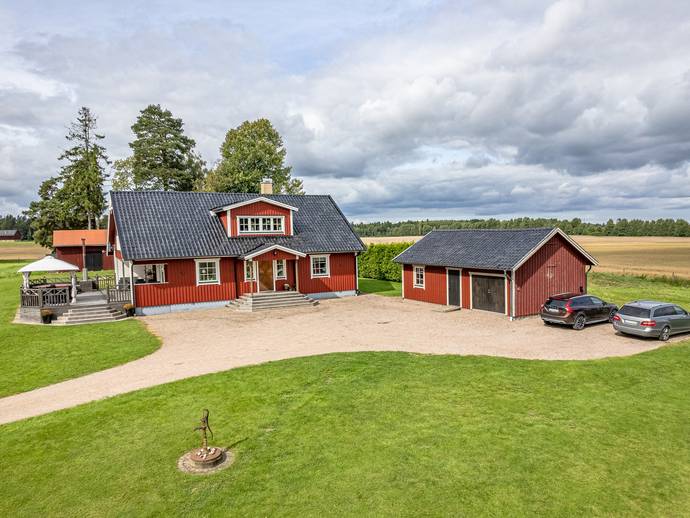 6 rok · 120 m² · Fåglum Skräddaregården 610