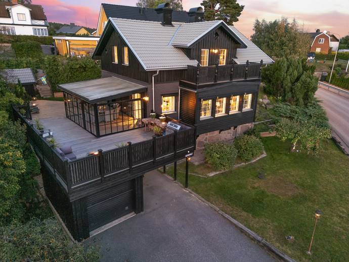 7 rok · 180 m² · Gamla Stockholmsvägen 11