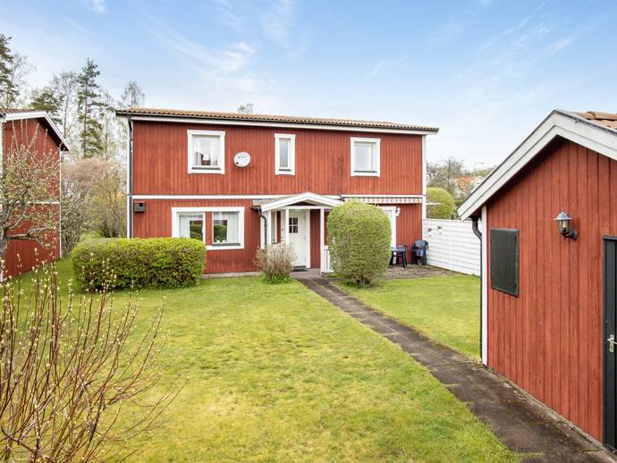 4 rok · 128 m² · Postvägen 4
