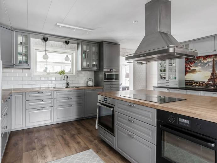 8 rok · 217 m² · Nybyggarvägen 16