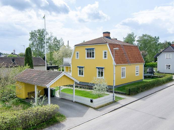 9 rok · 194 m² · Barrsätragatan 77