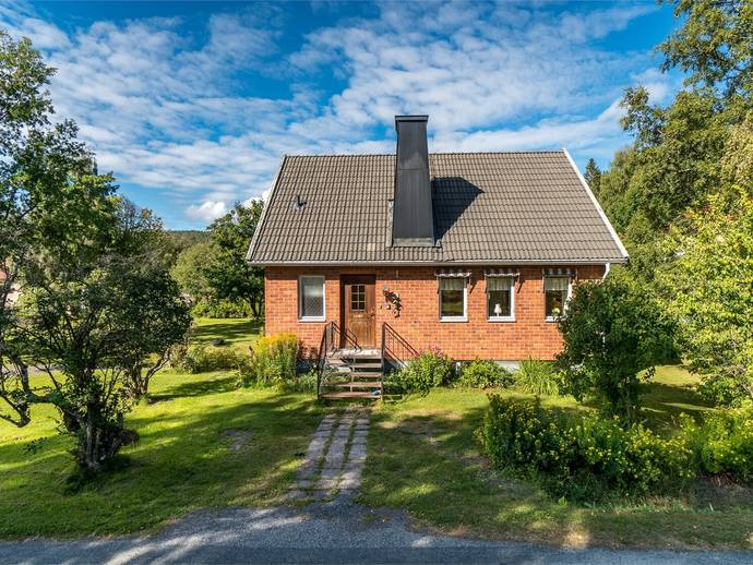 4 rok · 96 m² · Källvägen 3