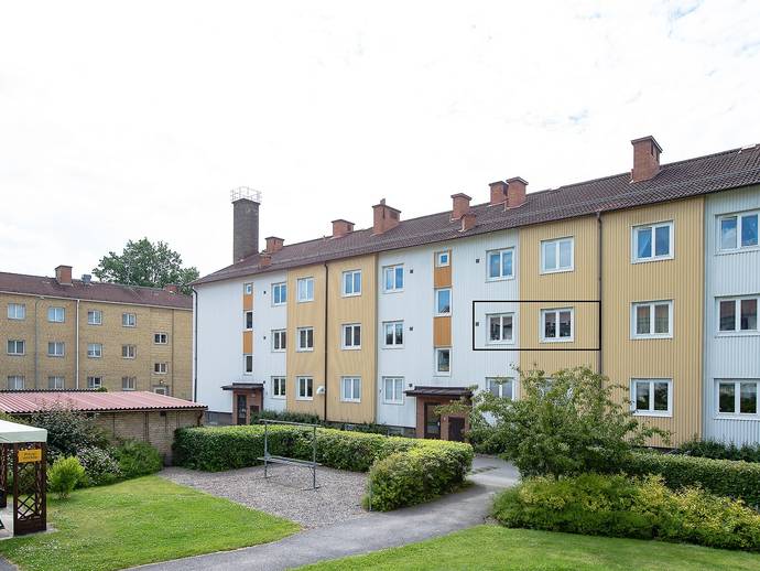 2 rok · 75,3 m² · Nävertorps torg 4