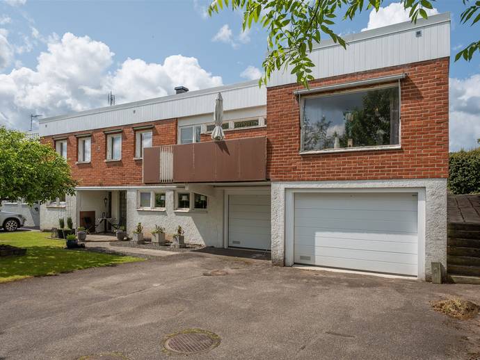 8 rok · 212 m² · Ängsgatan 10