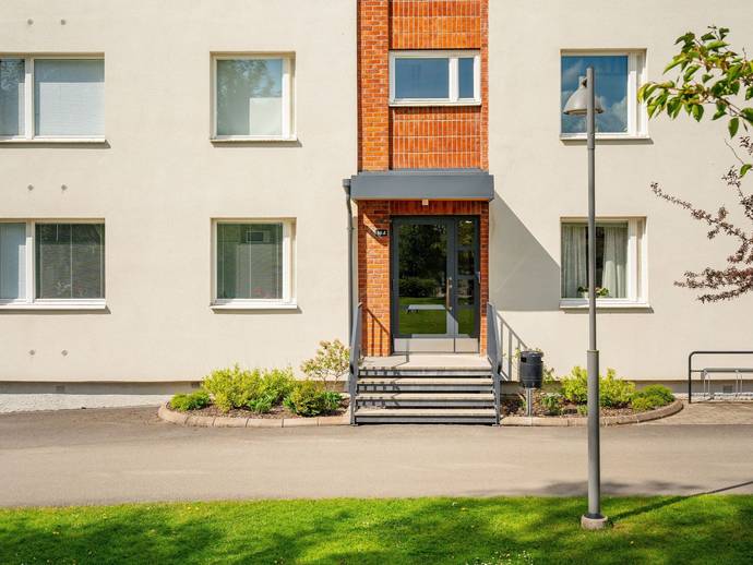 1 rok · 34 m² · Karl Dahlins väg 16A