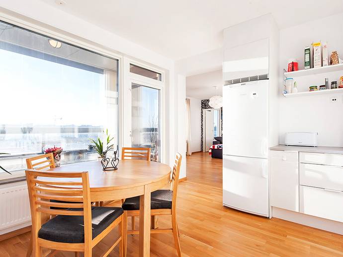 2 rok · 60,8 m² · Fänriksvägen 11, 3 tr