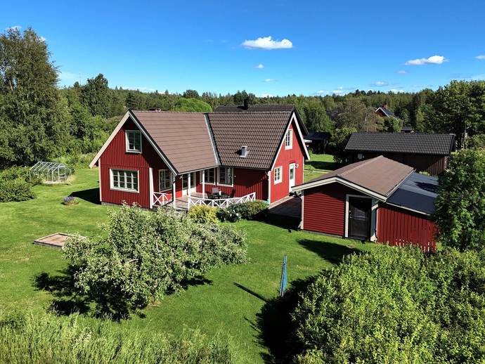 6 rok · 132 m² · Varg Pers väg 6