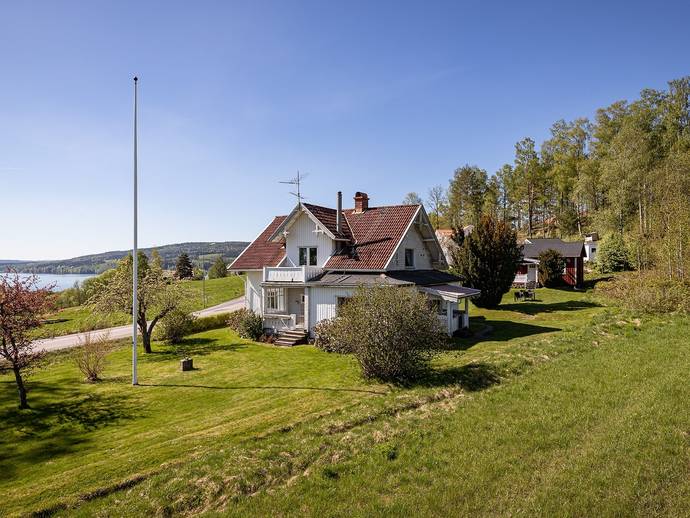 5 rok · 143 m² · Flogned haga 1