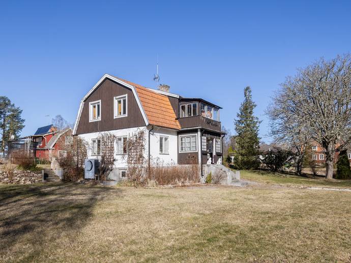 6 rok · 130 m² · Brunnsvägen 22