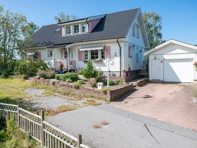 156 m² · Söderbymalmsvägen 48