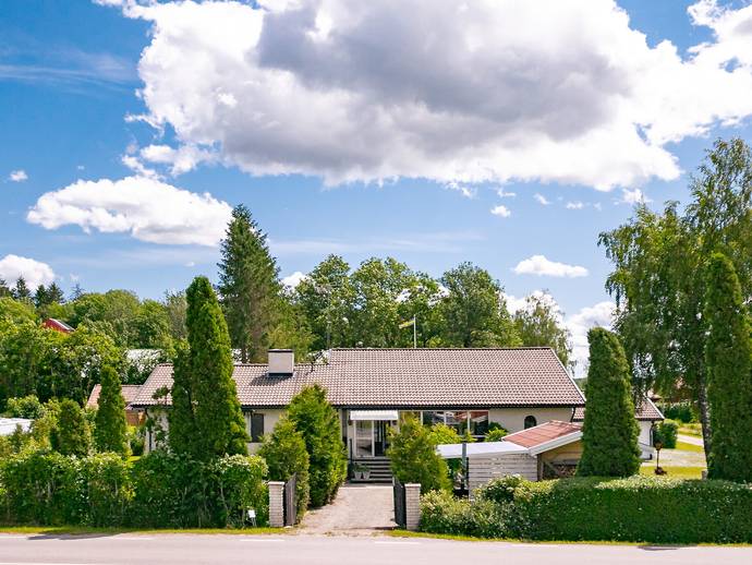 9 rok · 145 m² · Sparrsätra Lådö 20