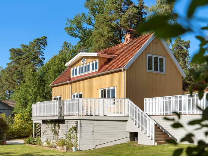 9 rok · 185 m² · Edsviksvägen 102