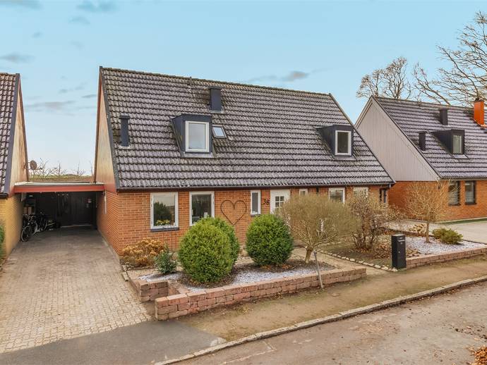 6 rok · 154 m² · Triangelgatan 38