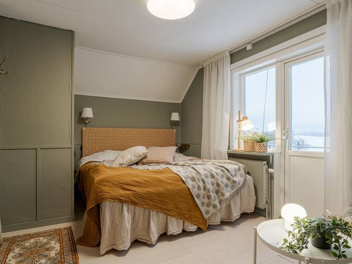 7 rok · 114 m² · Å 112